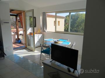 BILOCALE - LIBERO SU QUATTRO LATI a 600 m dal mare