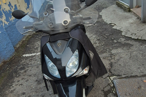 YAMAHA X CITY 250 cc anno 2013 con 75.000km motore