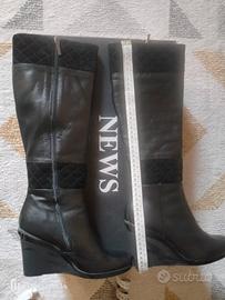 Stivali in pelle naturale con inserimento camoscio