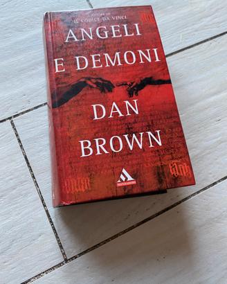 Libro Angeli e Demoni - Dan Brown