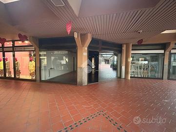 NEGOZIO A RIVAROLO CANAVESE