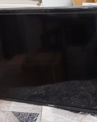 TV Samsung 32” UE32J5000 Full HD funzionante