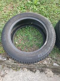 Due pneumatici Michelin Primacy 4