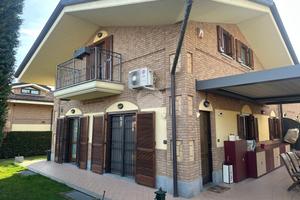 PORZIONE DI BIFAMILIARE A RIVALTA DI TORINO