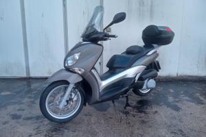 Yamaha X-Max 250