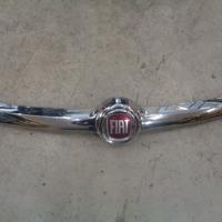 MASCHERINA CON STEMMA PER FIAT 500L ANNO 2013