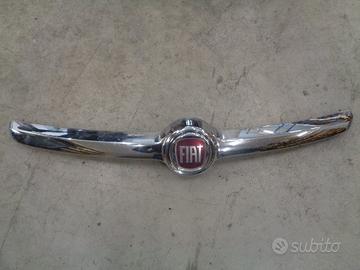 MASCHERINA CON STEMMA PER FIAT 500L ANNO 2013