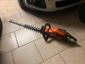 Tagliasiepi Husqvarna a batteria