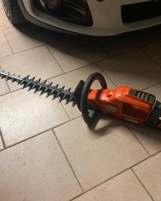 Tagliasiepi Husqvarna a batteria