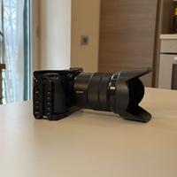 Sony a6500 + Sony 18-105mm F4 + Cage + 3 Batterie