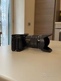 Sony a6500 + Sony 18-105mm F4 + Cage + 3 Batterie