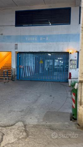 Posto Auto al Centro direzionale Napoli B-8