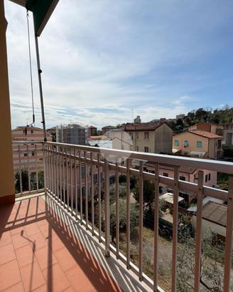 3 LOCALI A LA SPEZIA