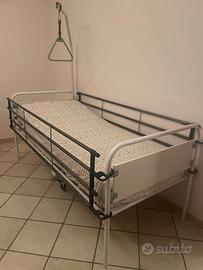 Letto da degenza elettrico con sponde e alzamalati