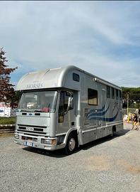 Camion trasporto  3 cavalli con living