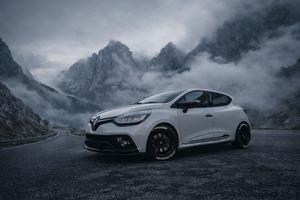 Renault clio rs Trophy akrapovic 240 cv