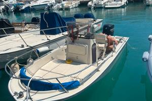 Boston Whaler Outrage 17