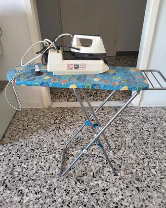giocattolo vintage Stirella con asse da stiro 