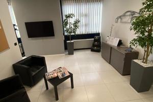 Funzionale ufficio arredato