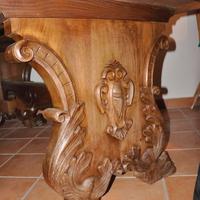 Tavolo pregiato di legno massello a zampa di leon