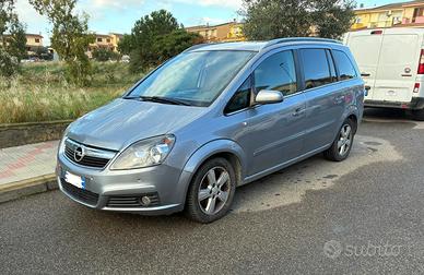 Zafira Station Wagon con Gancio Traino.