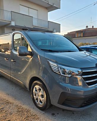 RENAULT TRAFIC PASSENGER BLUE dCi 150CV PL-TN EQUI