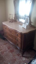 specchiera con cassettti