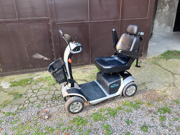 Scooter per anziani maxi reale