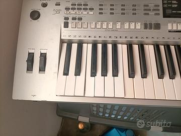 Yamaha PSR S900 per smanettoni.