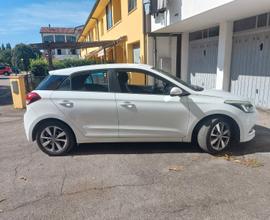 HYUNDAI i20 2ª serie - 2015