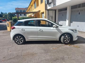 HYUNDAI i20 2ª serie - 2015