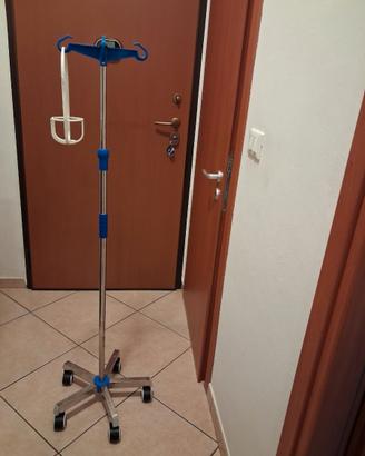 Asta portaflebo + sedia per doccia