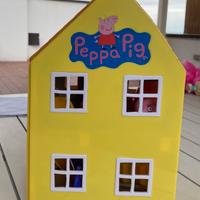 Casa peppa pig con personaggi e accessori