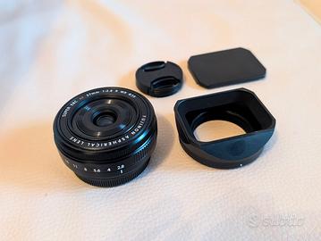 Fujifilm 27mm f2.8 R WR + paraluce quadrato