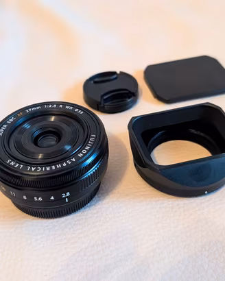 Fujifilm 27mm f2.8 R WR + paraluce quadrato