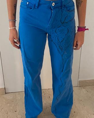 Pantalone blu decirato a mano