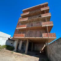 Palazzina con 4 ampi quadrivani