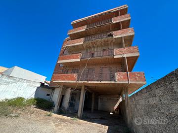 Palazzina con 4 ampi quadrivani