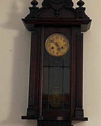 Orologio a pendolo antico