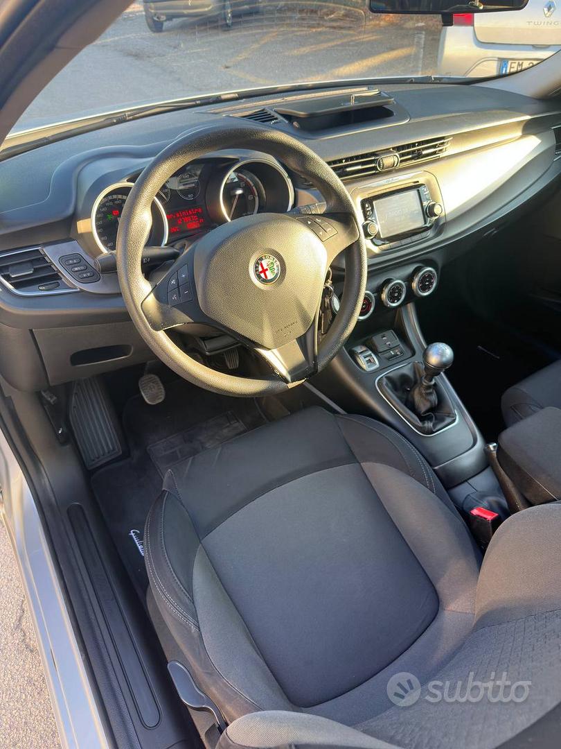 Alfa Romeo Giulietta 2014 photo 3