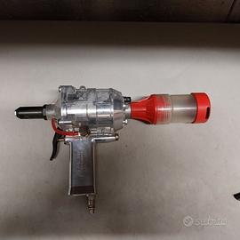 Rivettatrice Far-bo  83ax