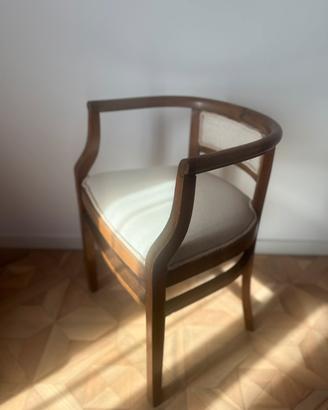 Poltroncina in noce stile impero