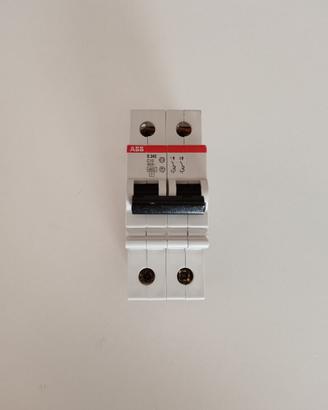 Interruttore magnetotermico ABB S242 C10 400V