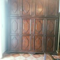 Armadio da camera da letto in noce