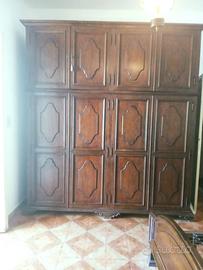 Armadio da camera da letto in noce