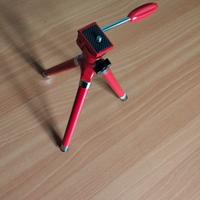treppiede da tavolo rosso portatile 
