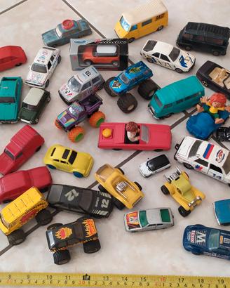 Lotto di 40 macchinine vintage 