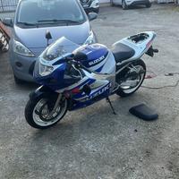Suzuki gsr-2 600 2003