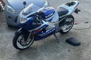 Suzuki gsr-2 600 2003