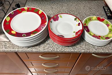 Servizio completo piatti e tazzine